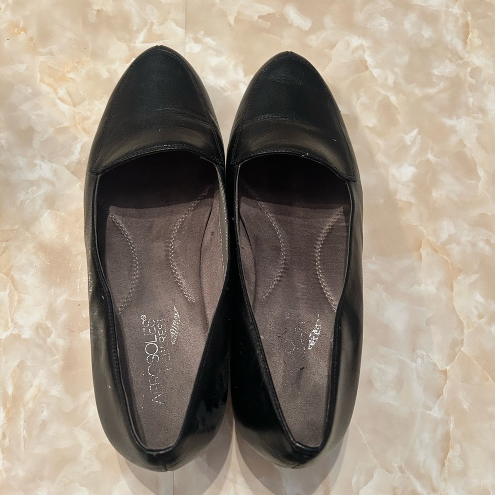 AEROSOLES Lovely Wedge Pumps - Picture 6 of 6